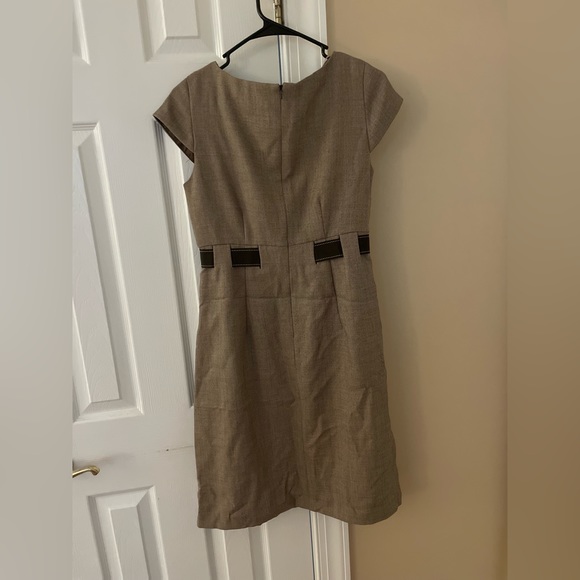 Brown linen like dress - Picture 2 of 2
